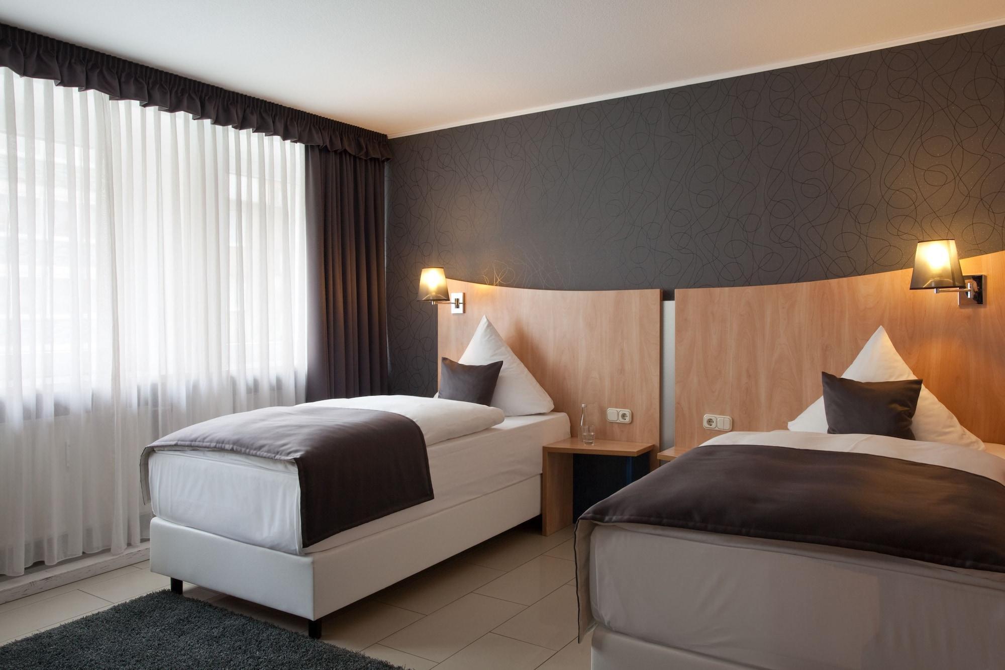 Hotel Asahi Дюселдорф Екстериор снимка